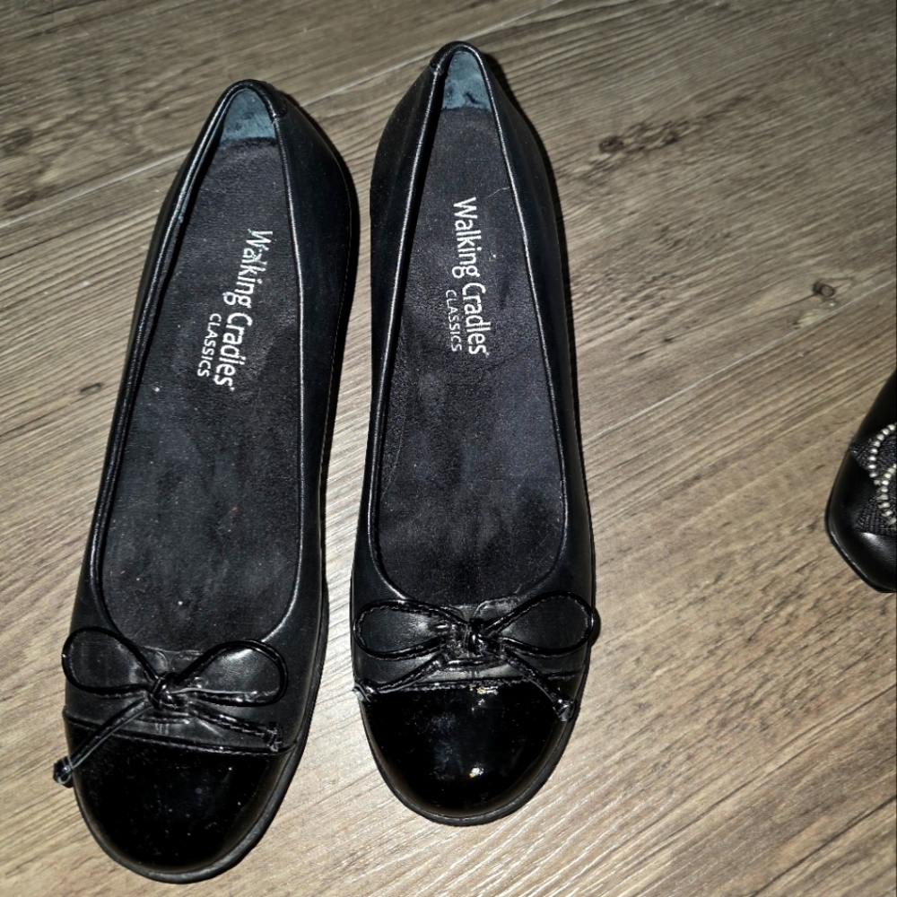 Walking Cradles Women's Elegant Black Loafers